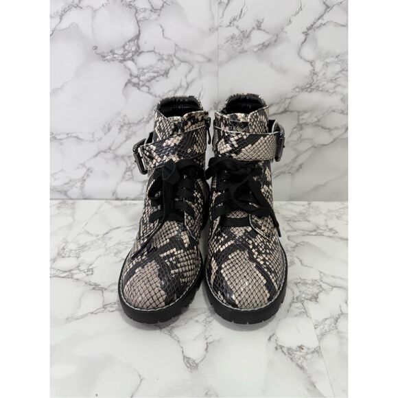 BCBGeneration Women’s Combat Boots sz 6 Snake Print NEW # bag 20-NN - Picture 2 of 10